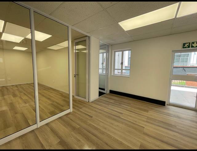 376M² OFFICE TO LET IN BRYANSTON